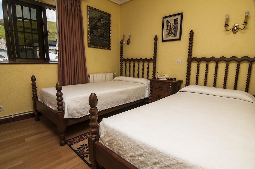 Riodeva Hotel Unquera Room photo