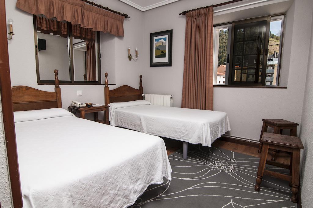Riodeva Hotel Unquera Room photo